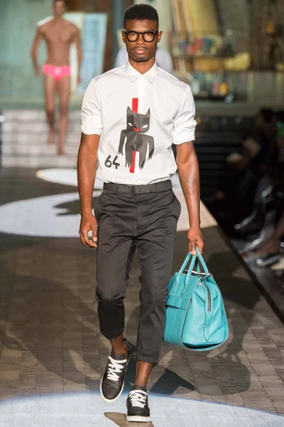 Look 30